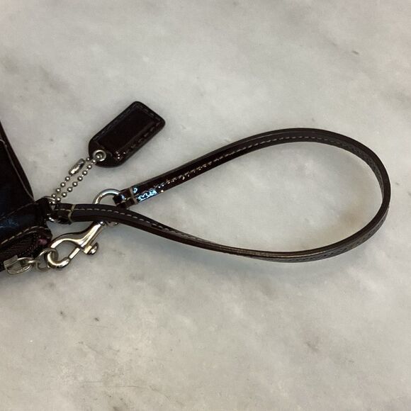 Coach High Gloss Patent Leather Clutch Wristlet - Picture 8 of 14